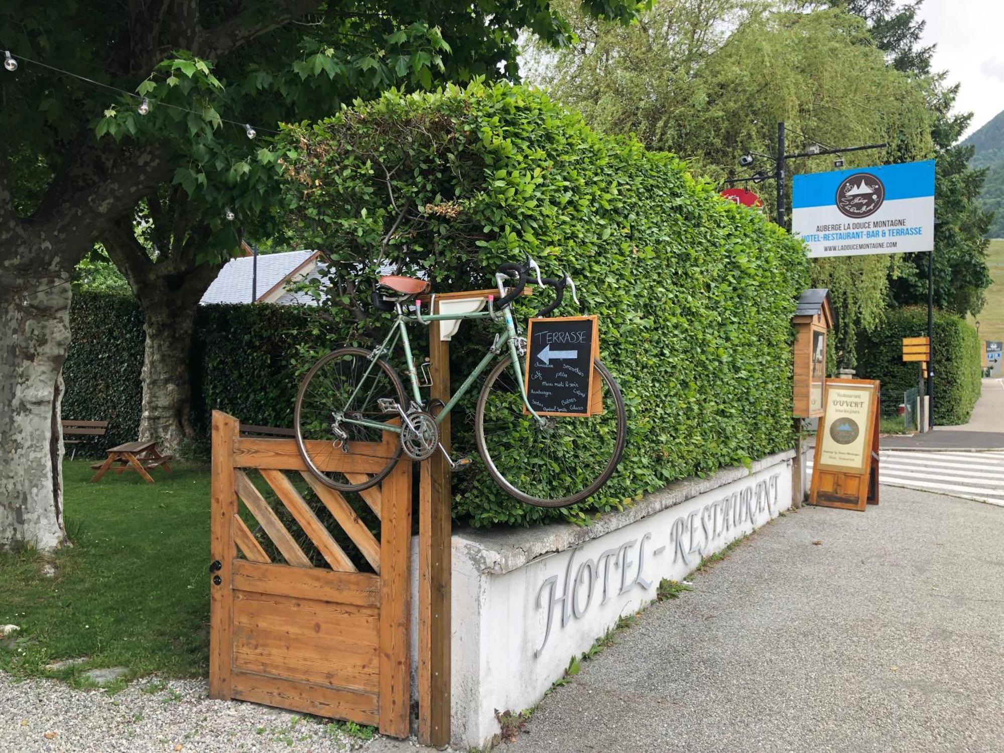 Auberge La Douce Montagne Allemond Eksteriør billede