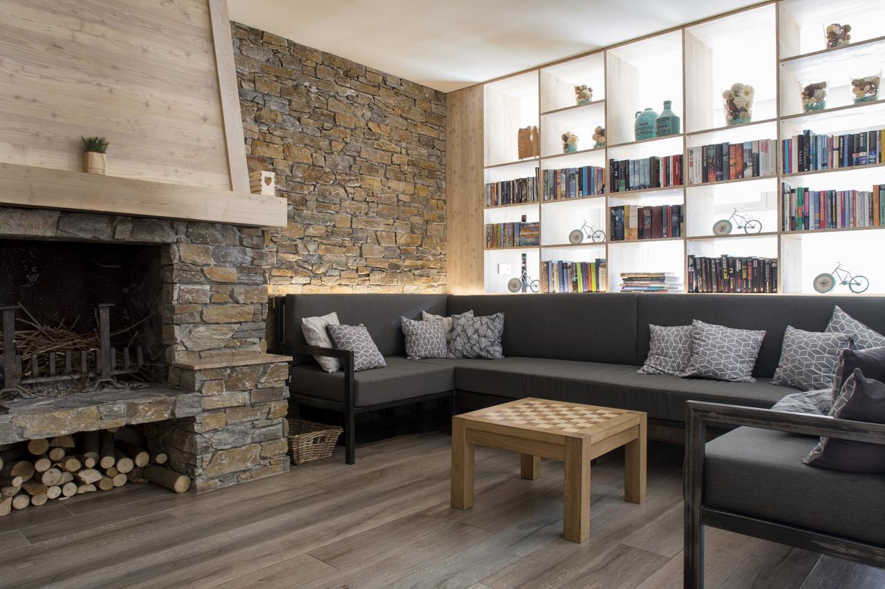Auberge La Douce Montagne Allemond Eksteriør billede